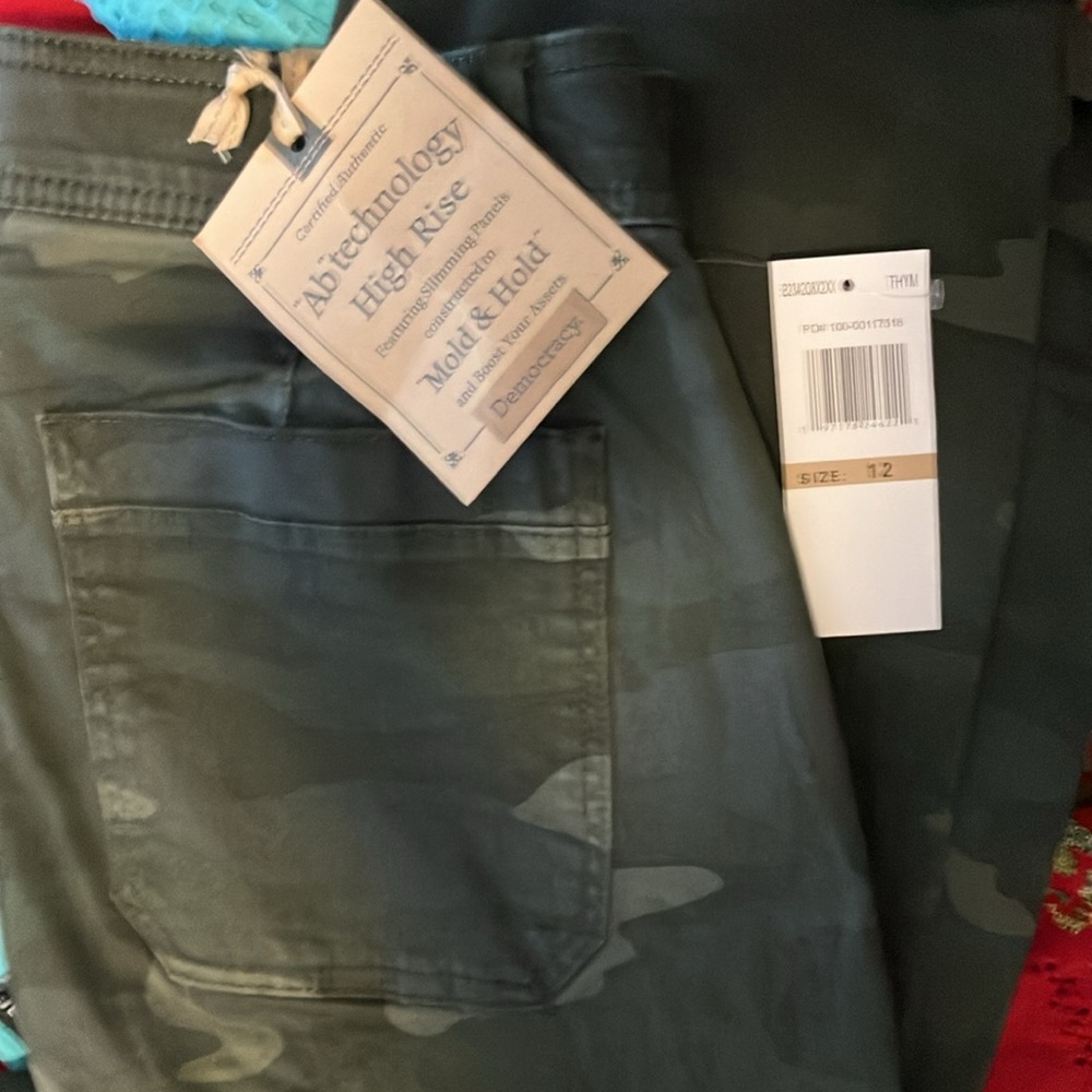 New pair of ladies pants size 12 by democracy with tags - Picture 2 of 8